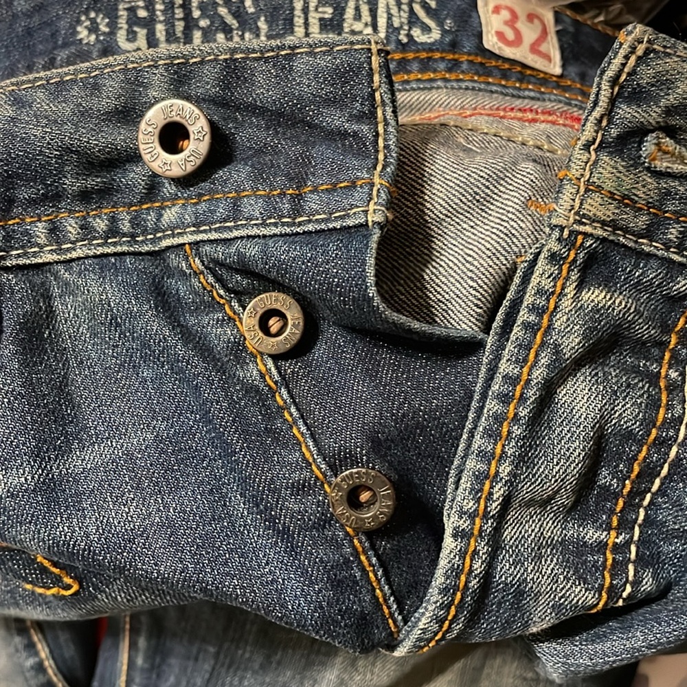Guess - Picture 8 of 12